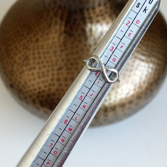 Vintage Silver Infinity Knot Ring 4 - Picture 10 of 11